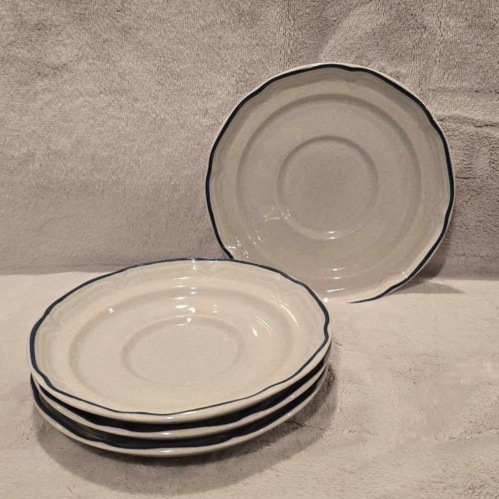 Vintage International Stoneware Japan Set of 4 Cream/Navy Speckled Rim 6.25"